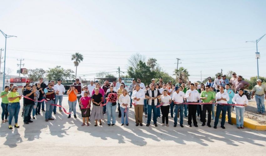 Corte de listón inaugural de la rehabilitación con concreto hidráulico de la bajada ubicada frente al restaurante La Costa