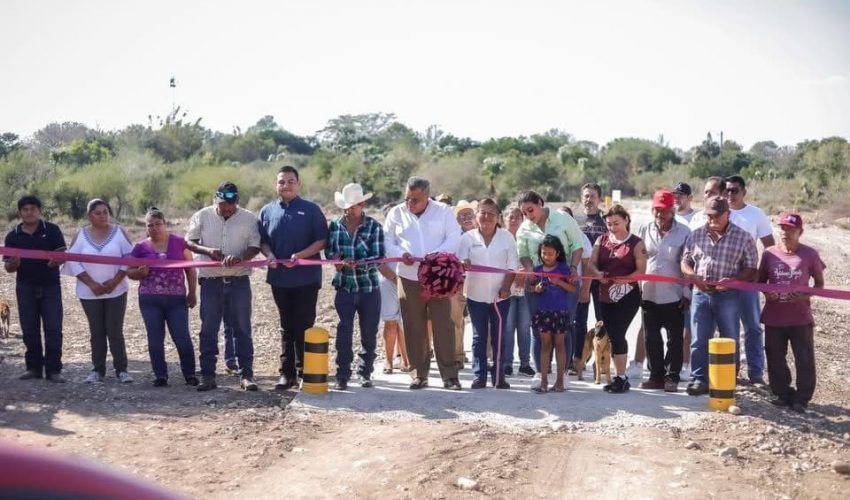 Corte de listón de la rehabilitación del puente en el Ejido La Piedra